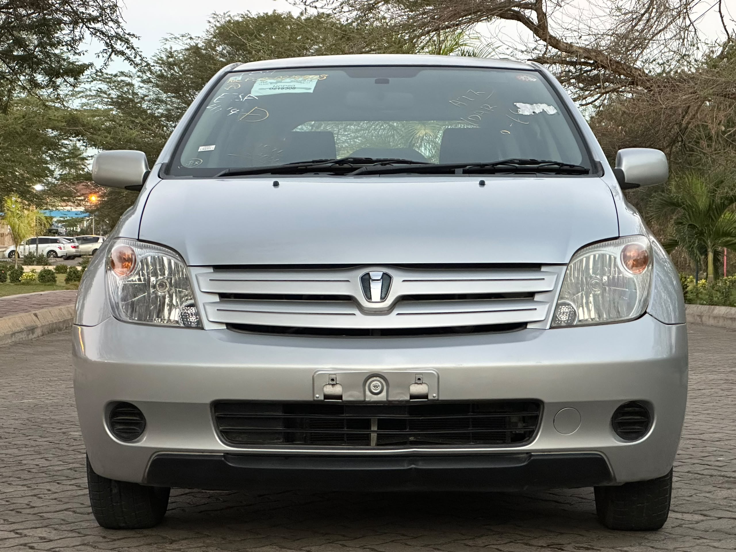 TOYOTA IST